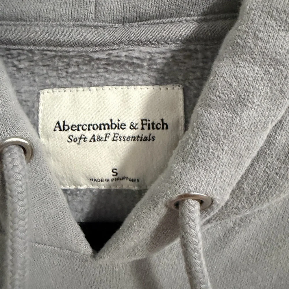 Abercrombie & Fitch Essential Sunday Hoodie - Picture 3 of 3